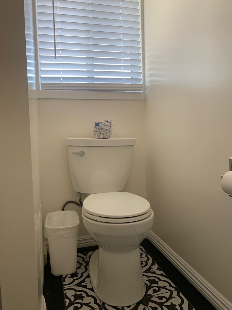 Oasis Inn & Suites 46/50
