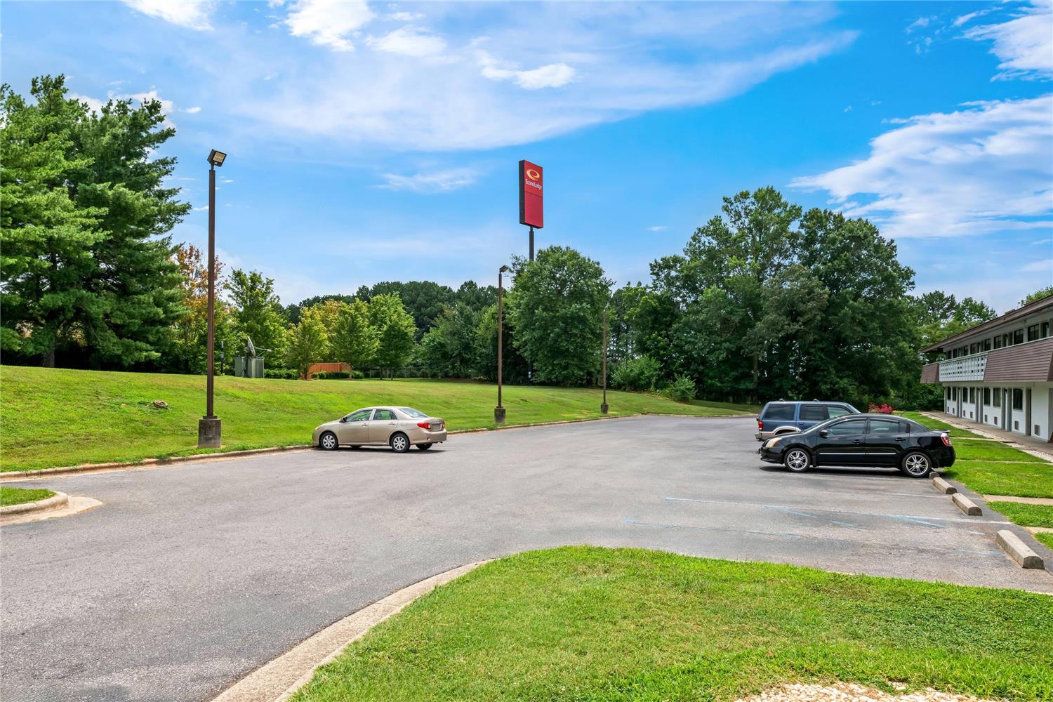 Econo Lodge Hickory 18/21