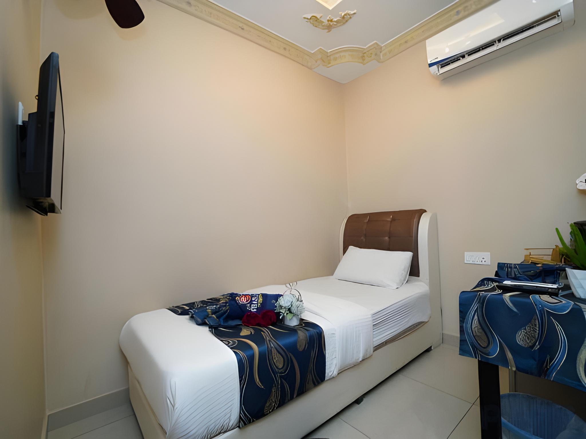 Room, Single, No Bathroom