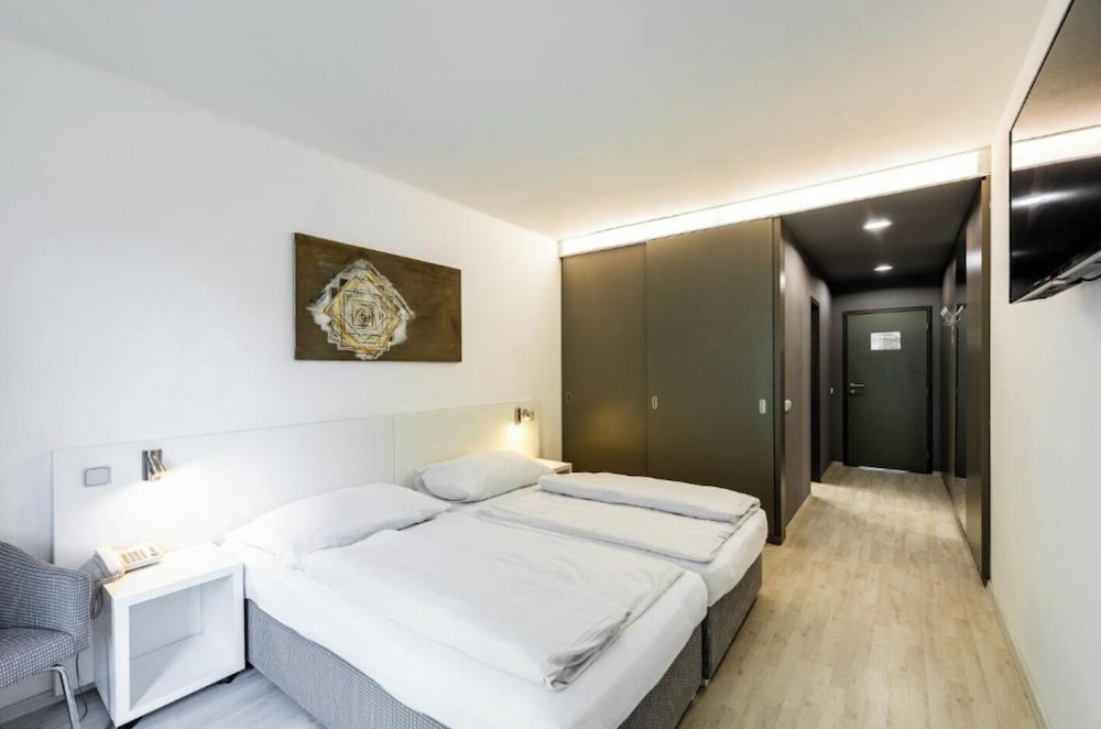 Hotel Ski 12/50