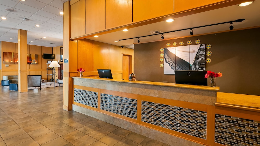 Silverdale Beach Hotel 5/50