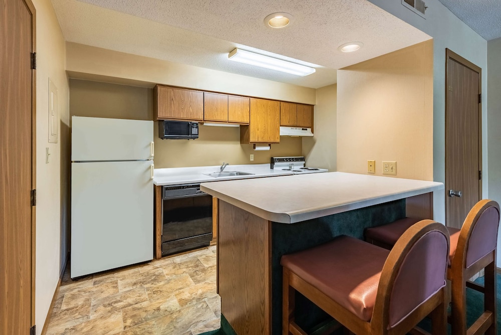 Americas Best Value Inn Suites St Marys 30/35
