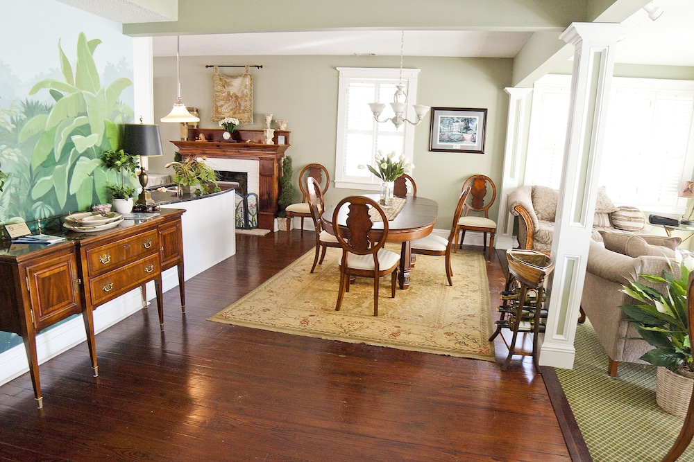 DeSoto Beach Bed & Breakfast 24/40