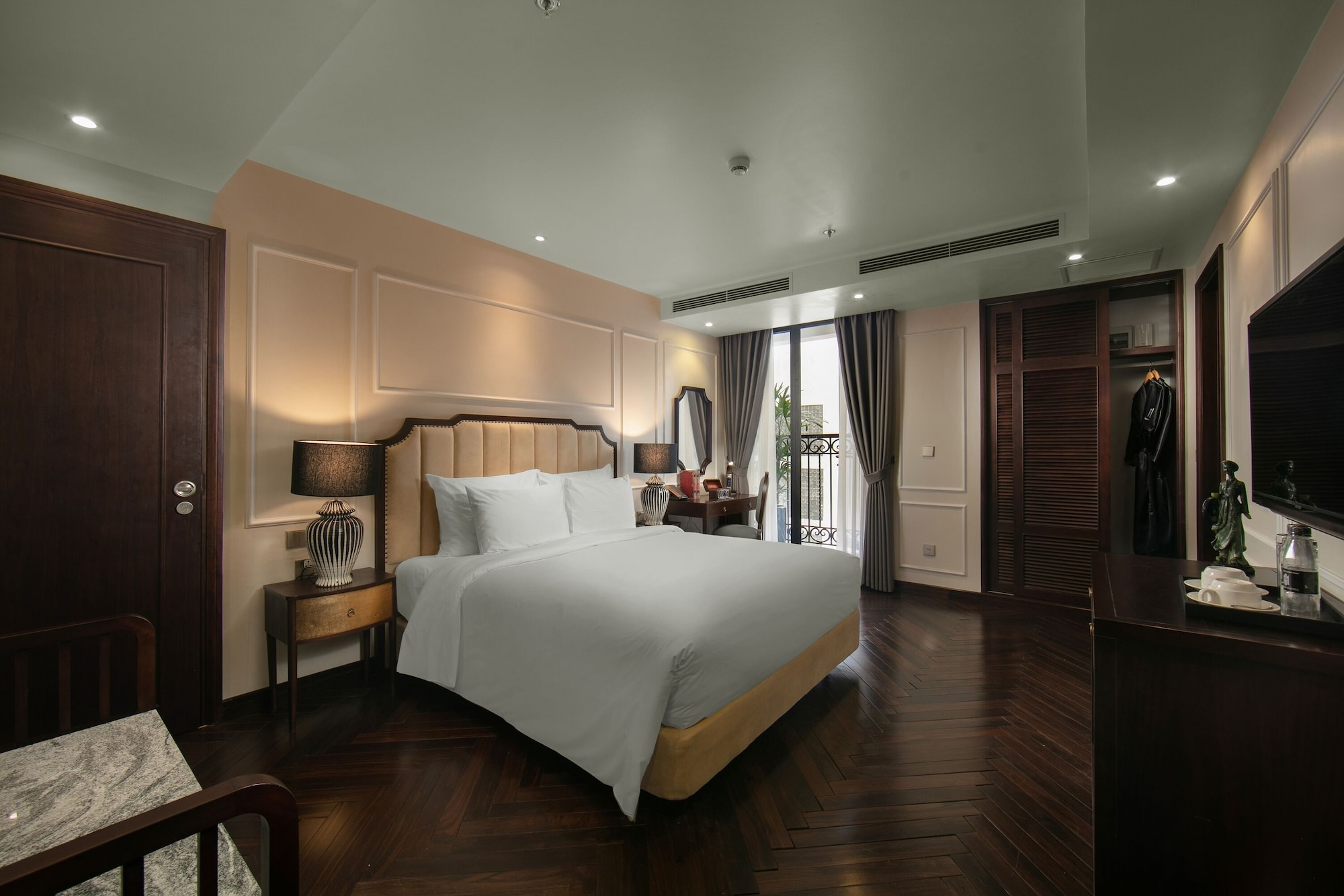 JUNIOR, DOUBLE OR TWIN BED, BALCONY