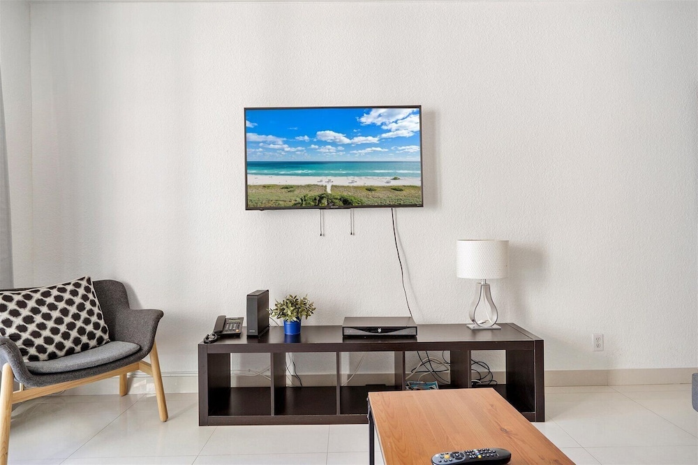 The Tides Ocean Luxury Suites 36/50