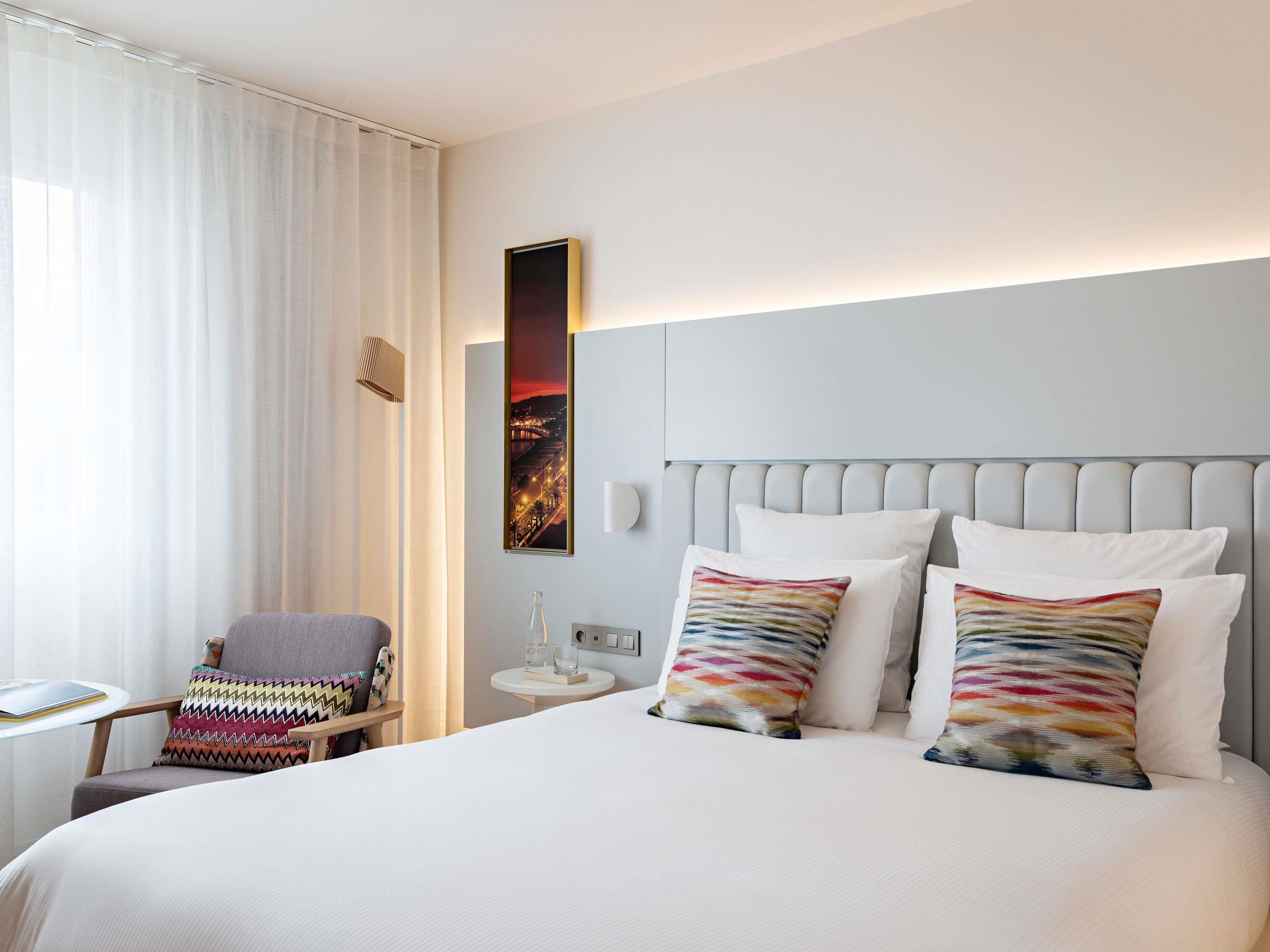 CLASSIC, DOUBLE OR TWIN BED