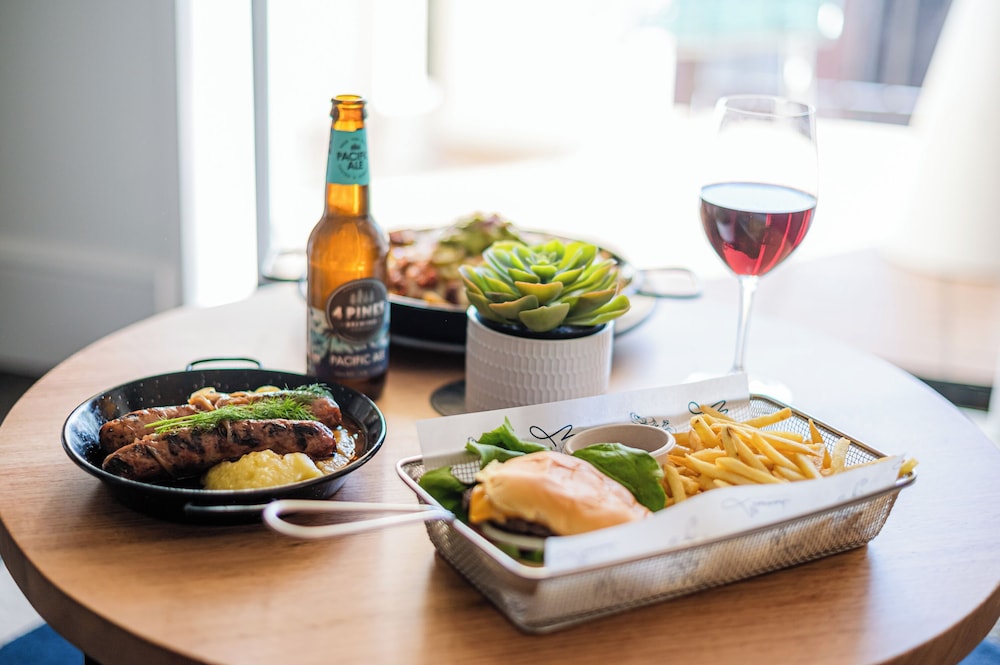 Coogee Bay Hotel Boutique 54/75