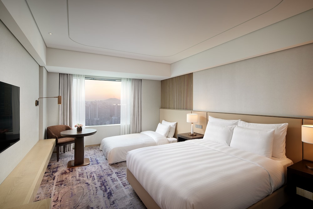 Lotte Hotel World 10/67