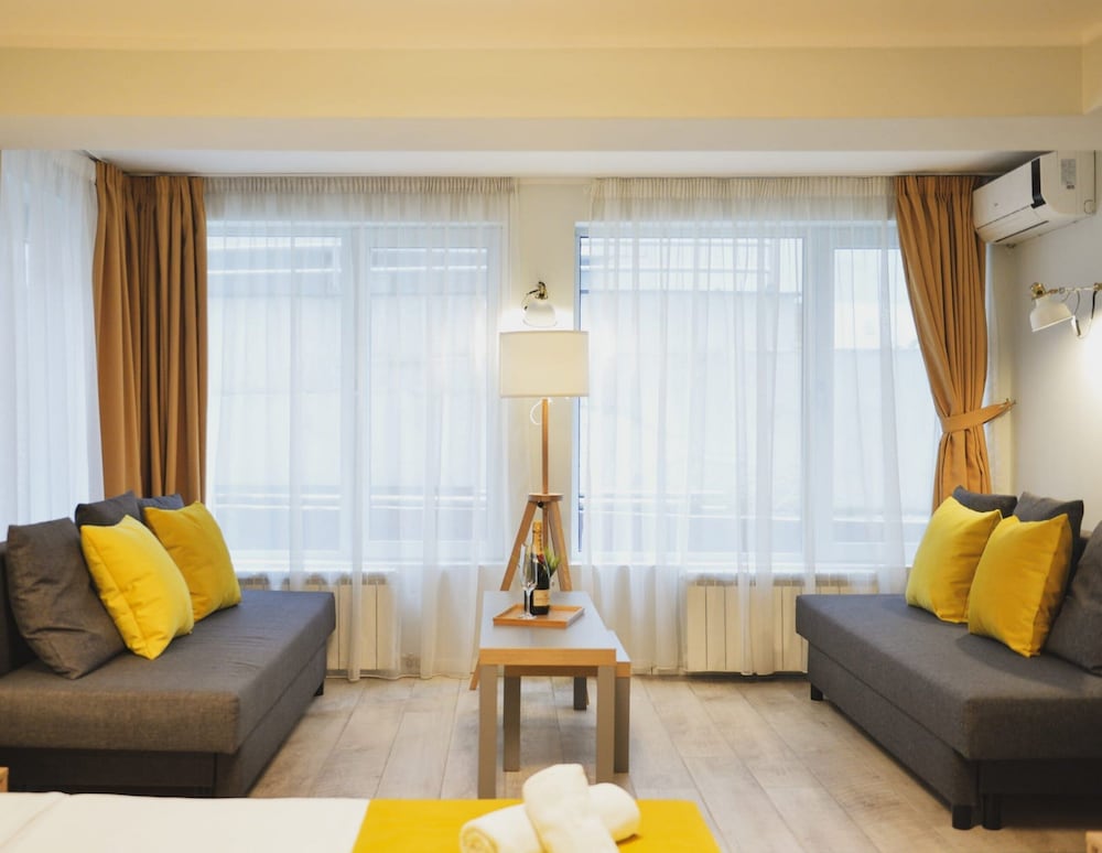 Garni House 46 56/68