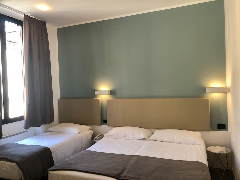 Demidoff Hotel 14/46