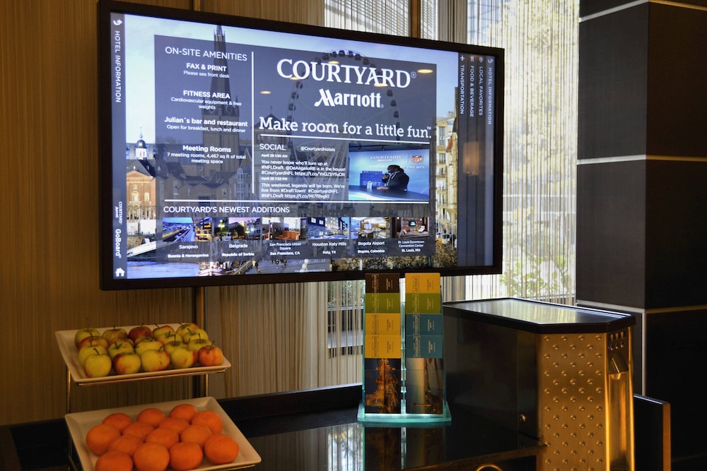 COURTYARD BY MARRIOTT SEESTERN photo5