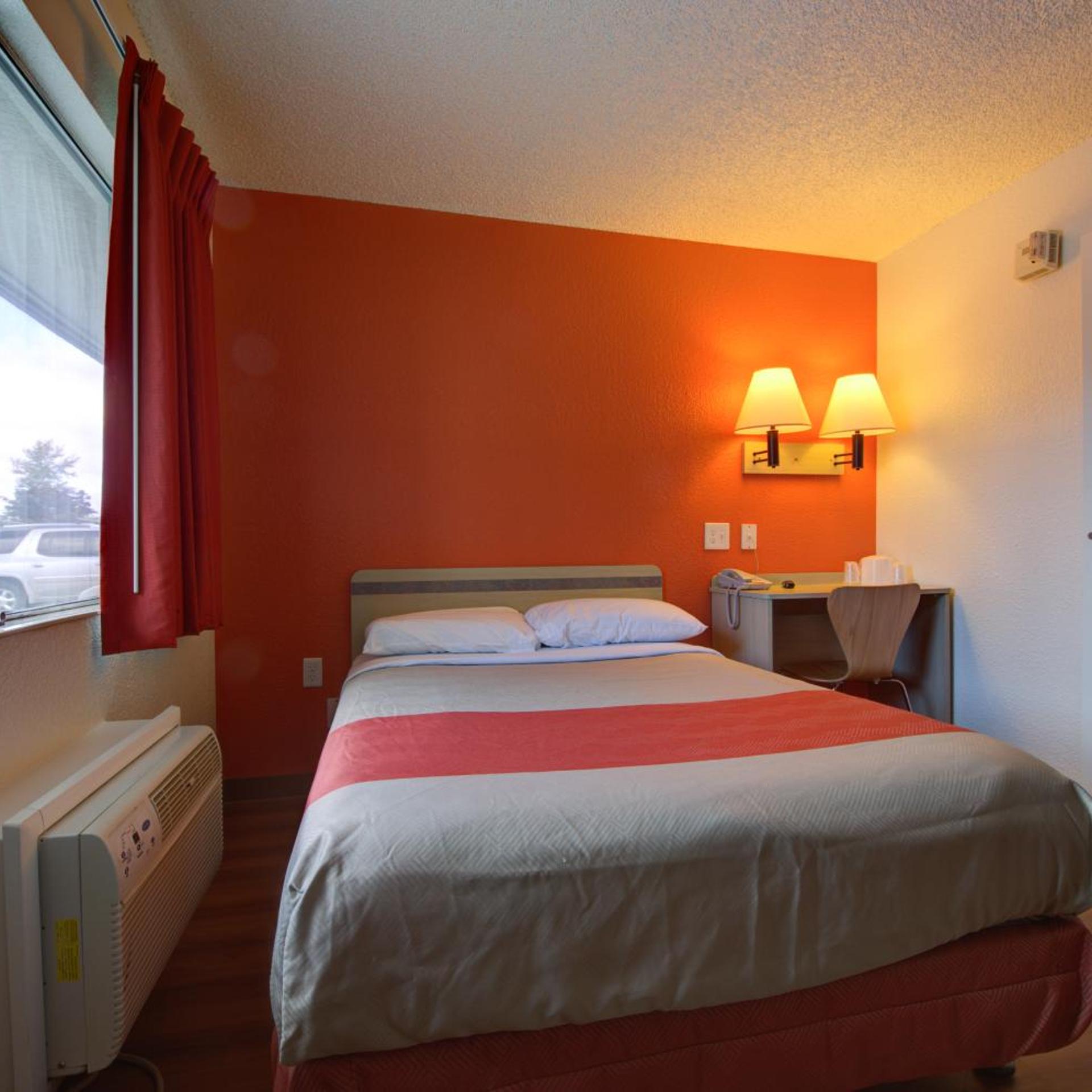 غرفة بسرير كوين للمدخنين، Motel6 Seattle, WA - Airport 5/10