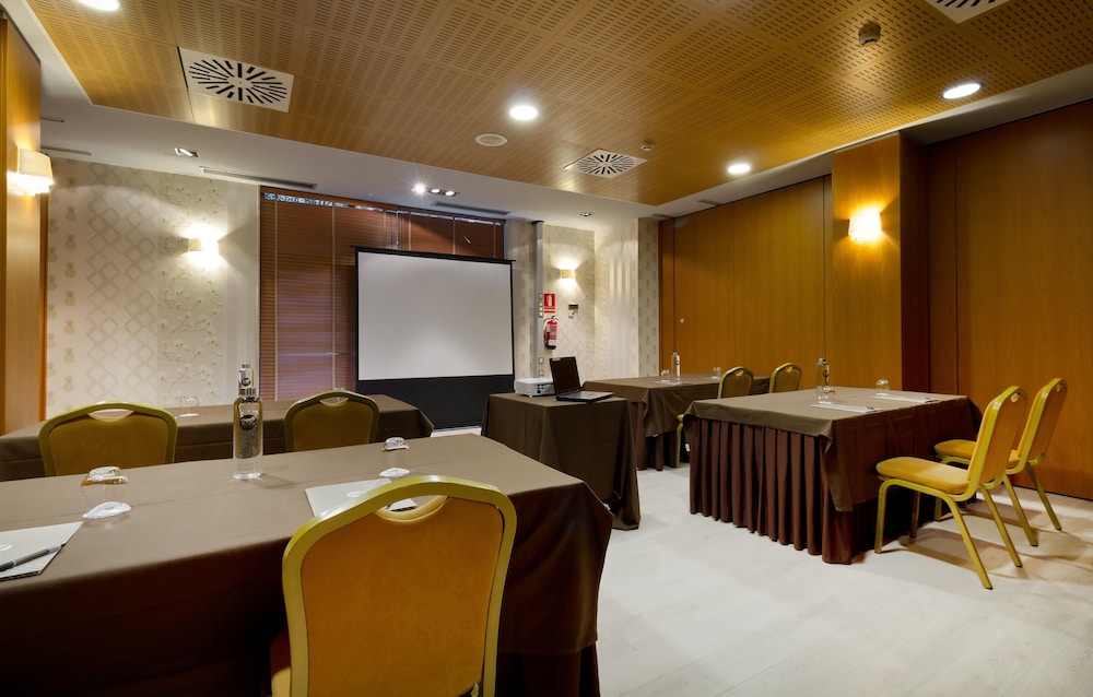 Hotel Oca Villa De Aviles 26/31