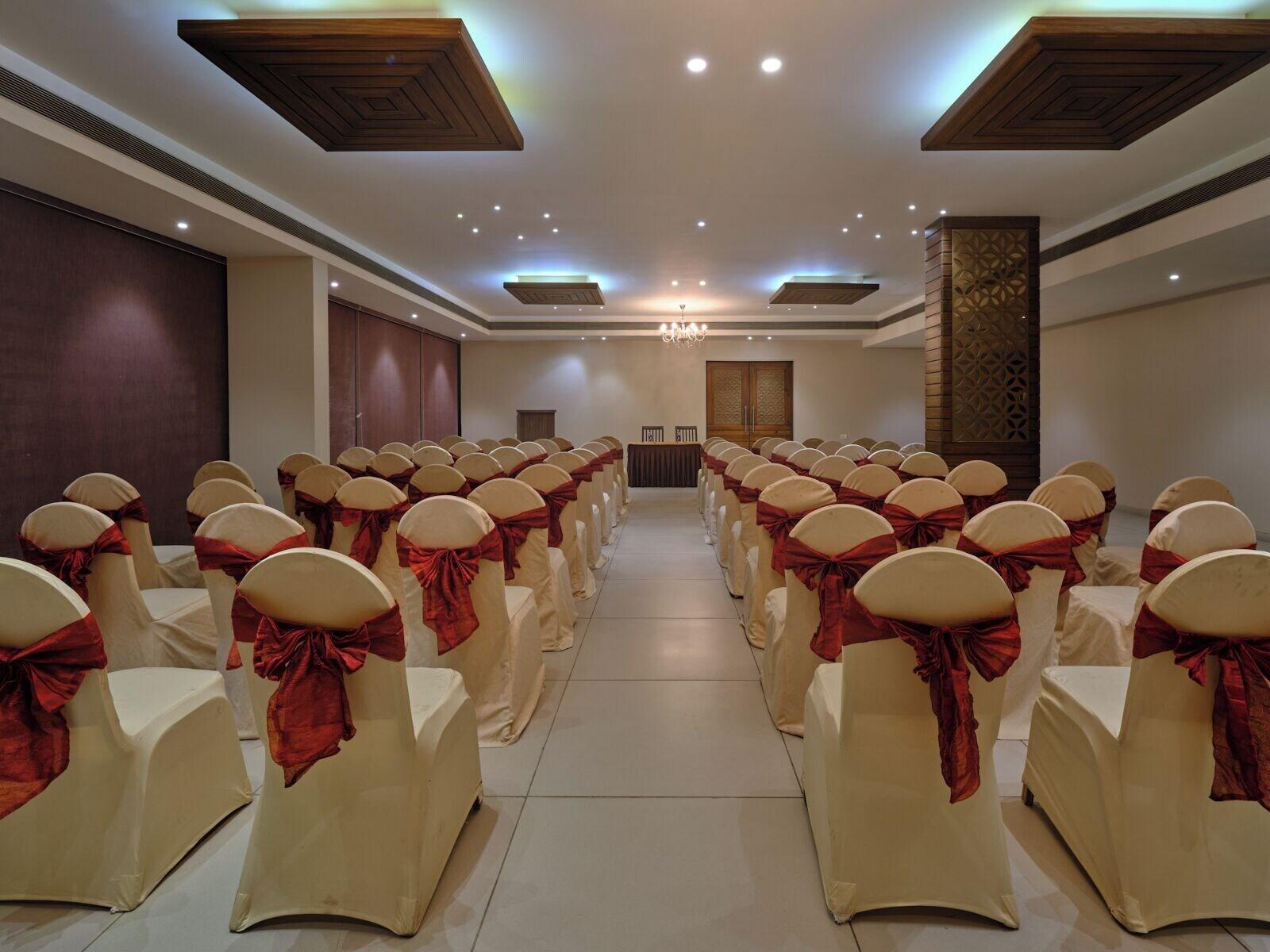 Pride Biznotel Manjusar (ex Mango Hotels Tansha Regal) 41/50