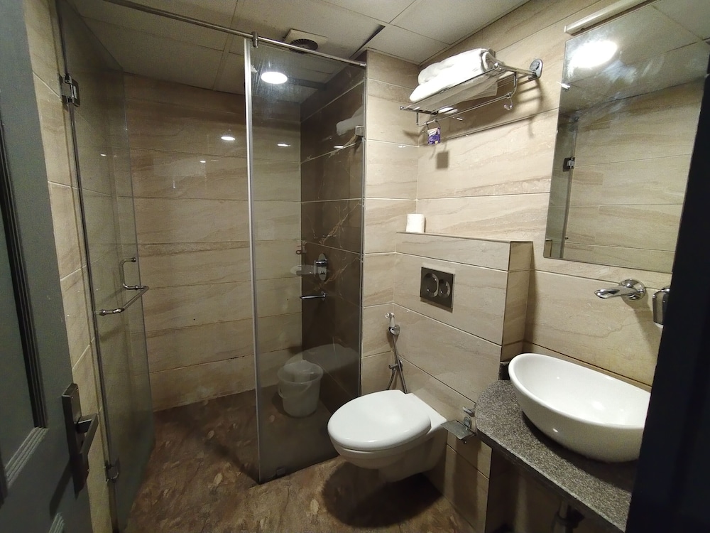 SaltStayz Sector 39 - Subhash Chowk 48/50