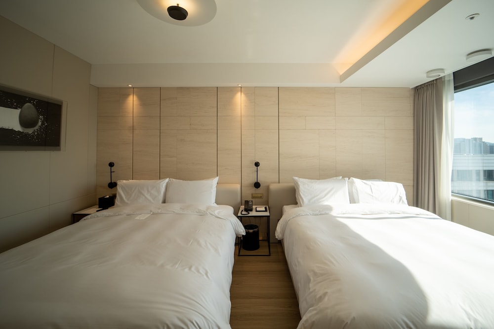 ELIENA Hotel 27/63