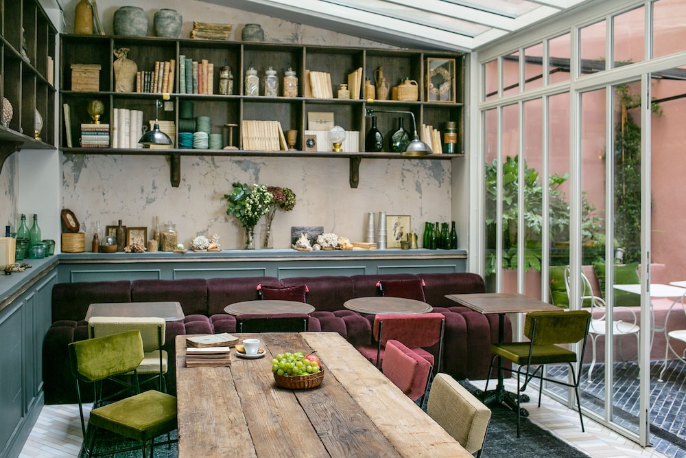 La Planque Hotel 9/77