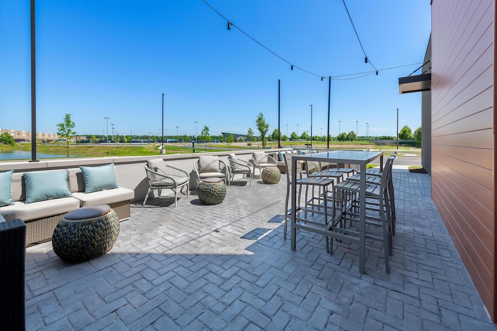Hilton Garden Inn Kansas City Riverside 24/50