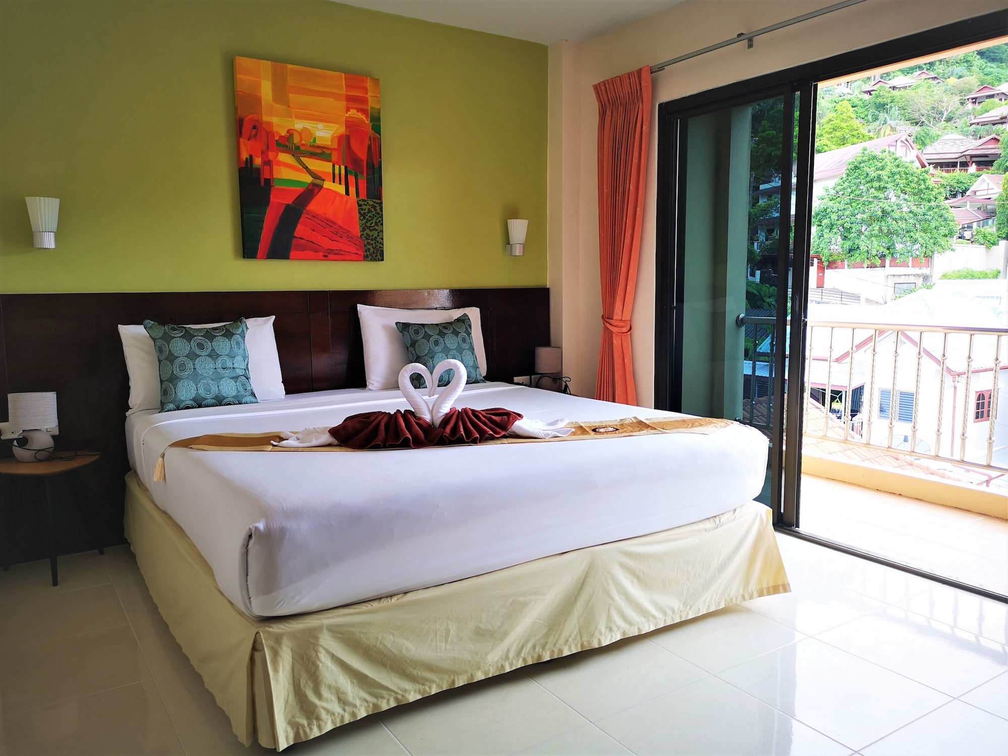 SUPERIOR, KING BED, MOUNTAIN SIDE, MOUNTAIN VIEW