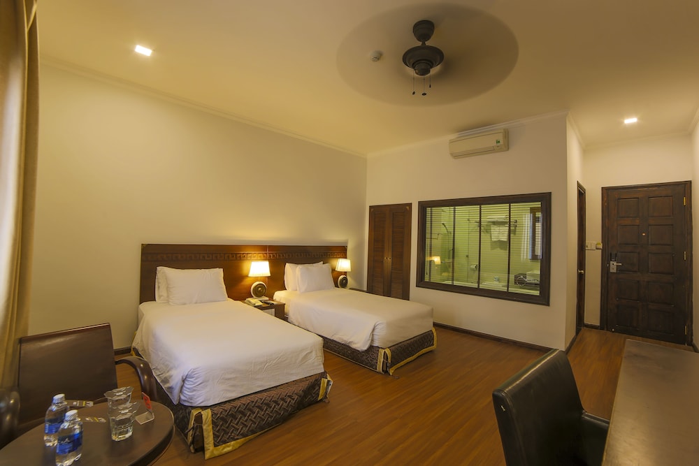 Chu Hotel 13/70