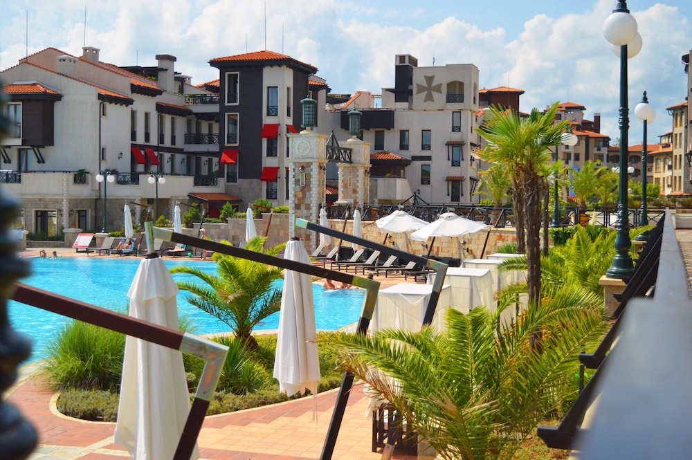Oasis Resort And Spa 47/50