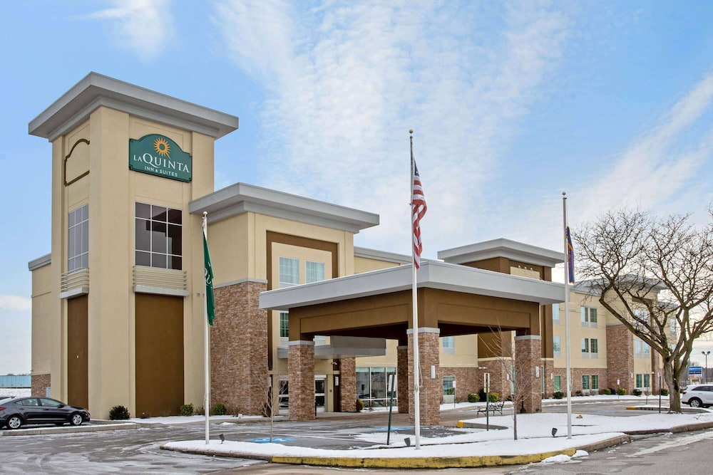 La Quinta Inn Suites By Wyndham York 3/53