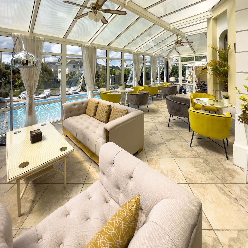 Riviera Lodge Hotel 32/50