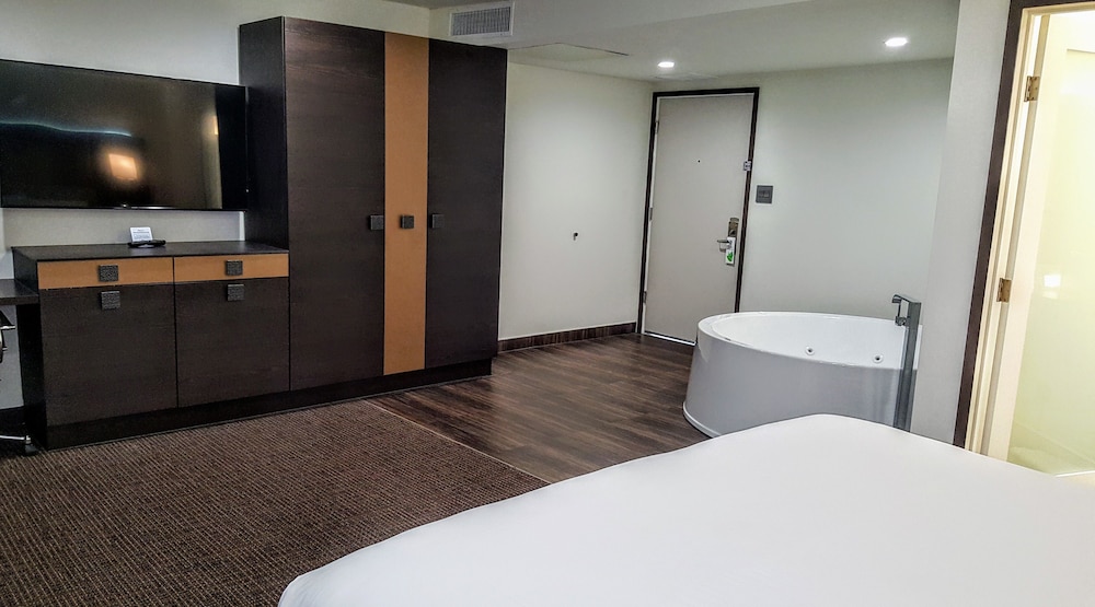 Hotel Xilo Glendale 51/51
