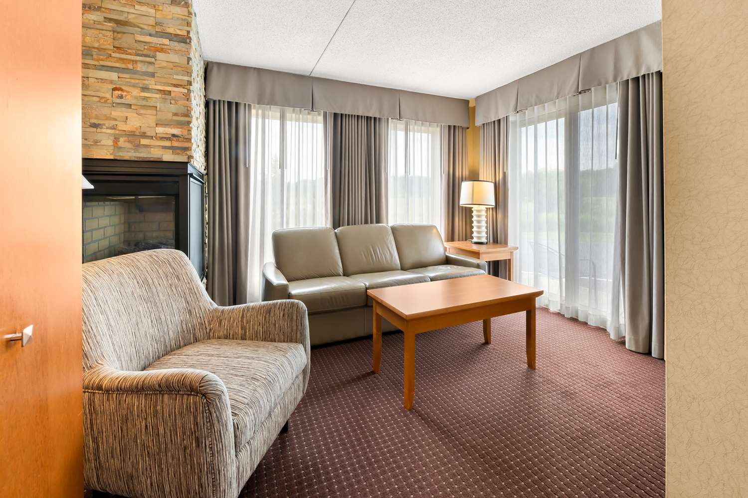 Best Western Plus Norwester Hotel and Conference Centre 12/35