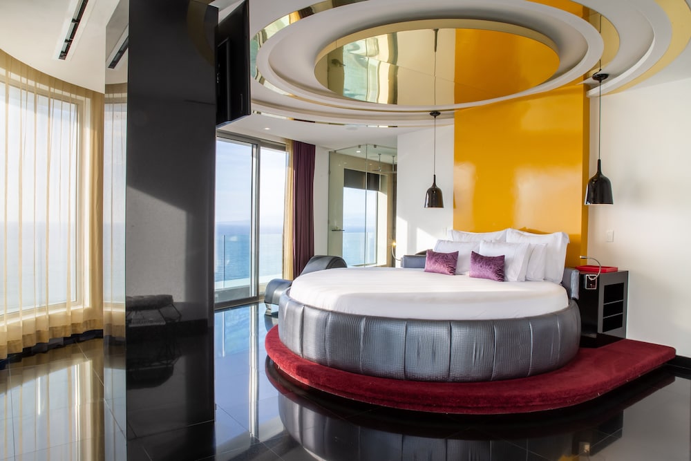 PENTHOUSE, NORTH WING