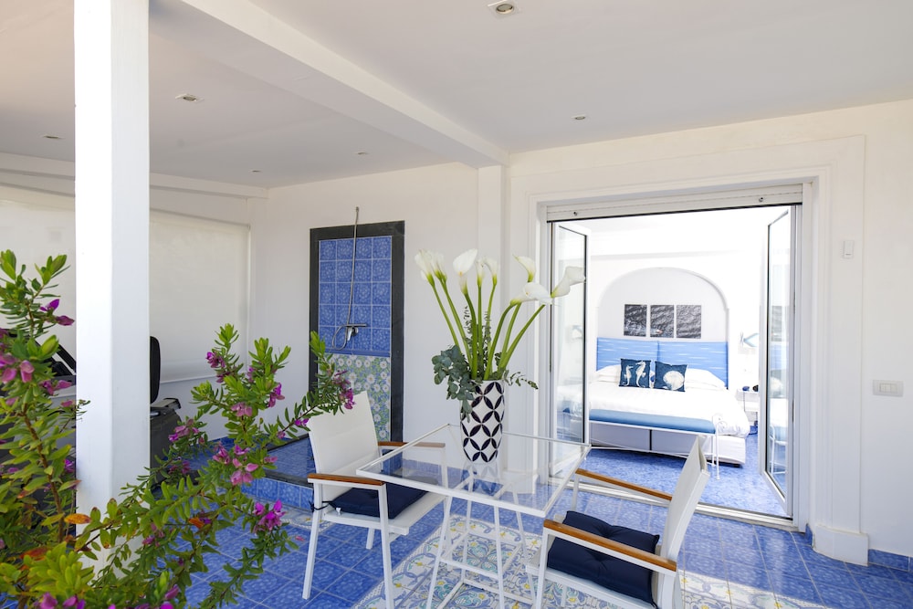 Relais Maresca Luxury Small Hotel 6/71