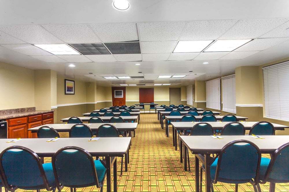 Days Inn by Wyndham Lebanon 30/35