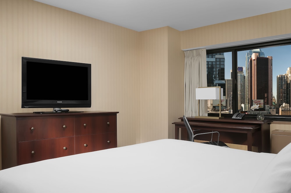 Crowne Plaza Manhattan Times Square by IHG 42/90