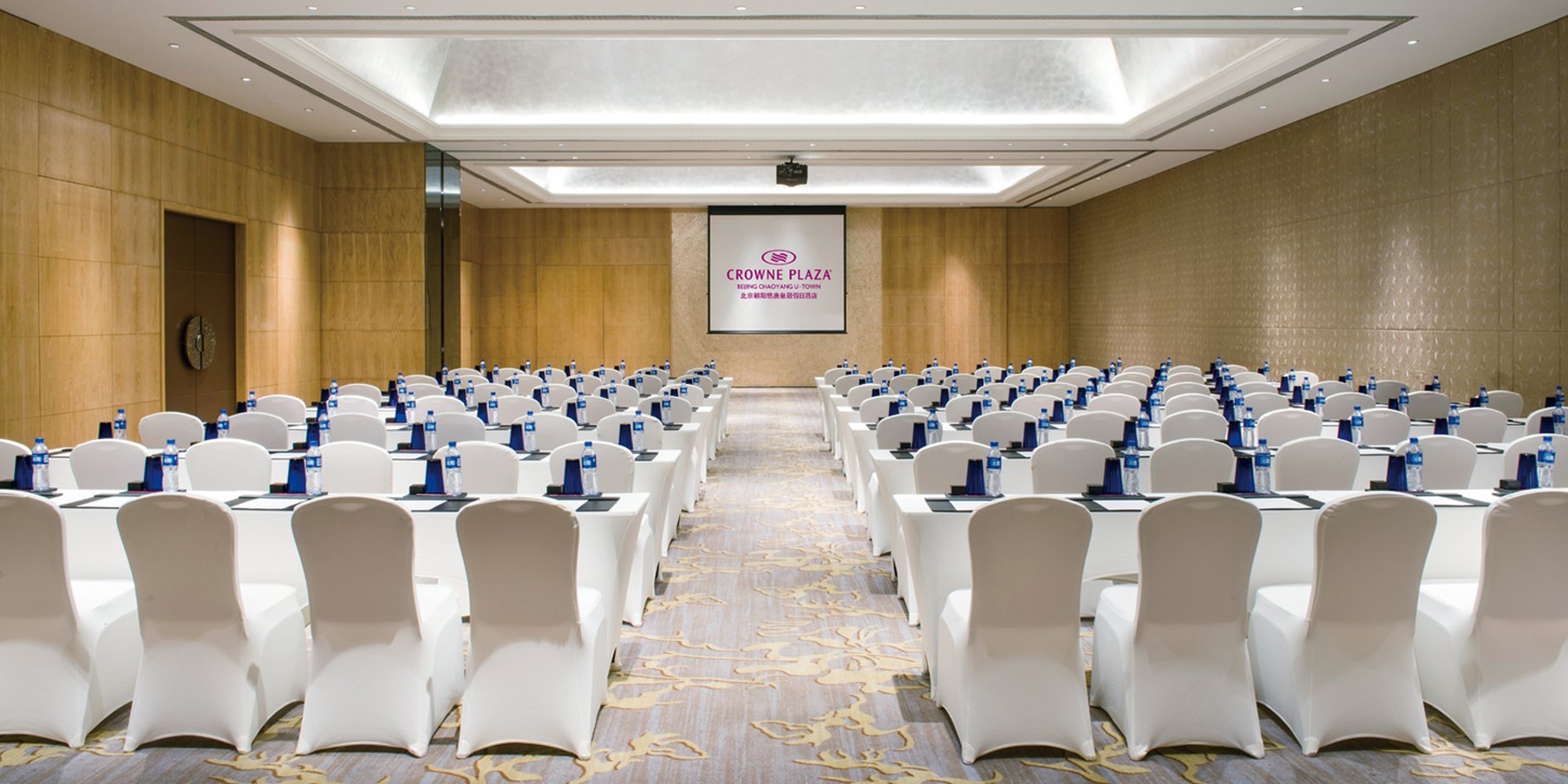 Crowne Plaza Chaoyang U Town 40/50