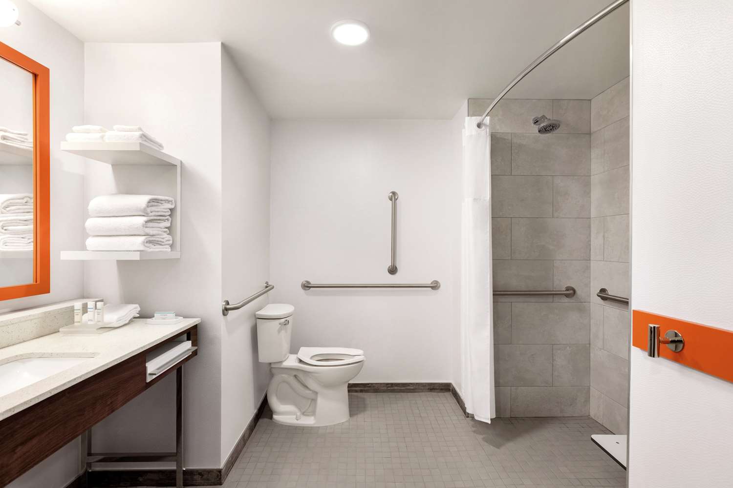 Hampton Inn Indianapolis Canal IUPUI 40/40