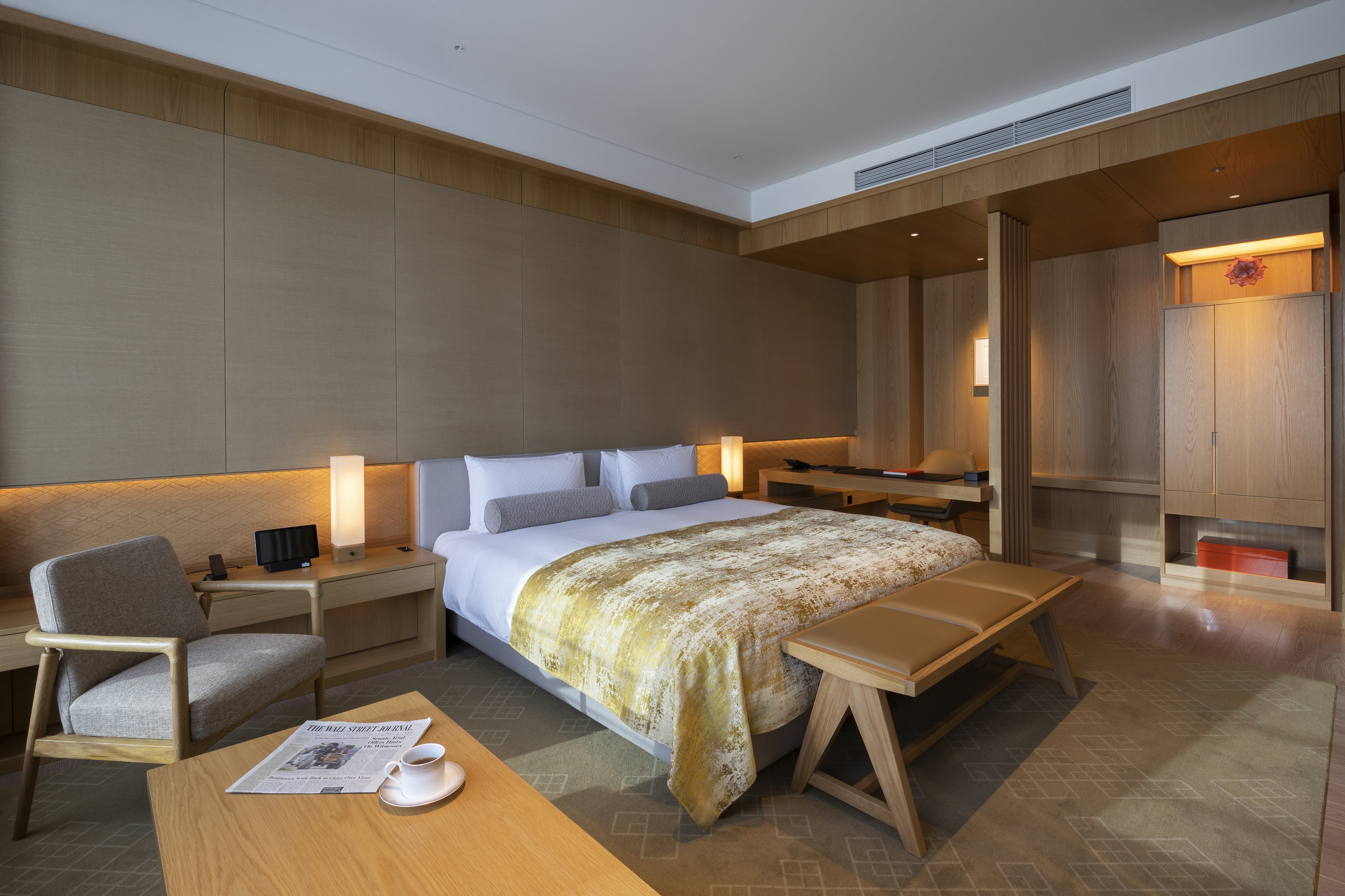 Heritage, King Bed, with View, Bathtub