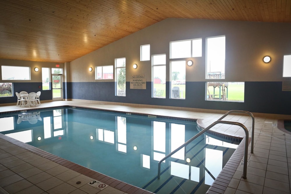 Grandstay Hotel And Suites Perham 1/54