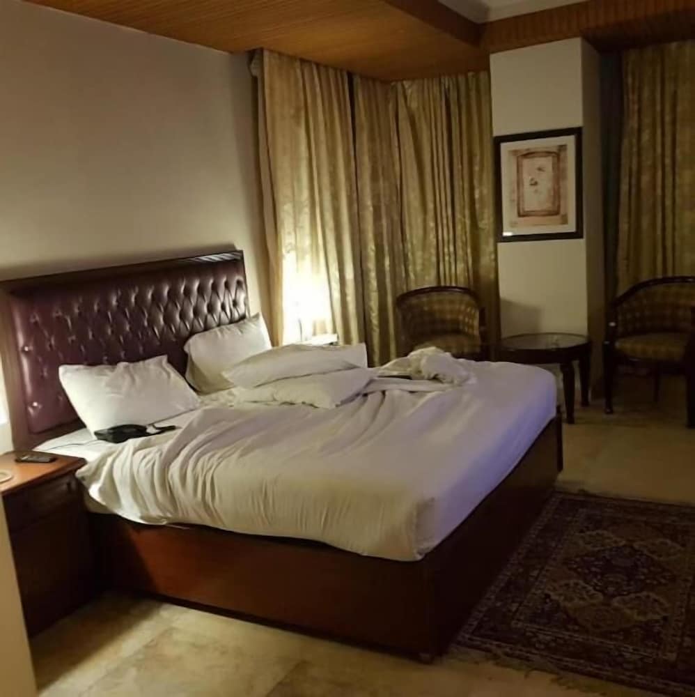 Shalimar Tower Hotel Lahore 32/50