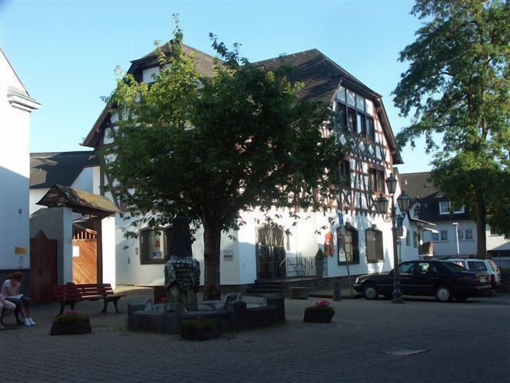 Hotel Weinhaus Grebel 33/49