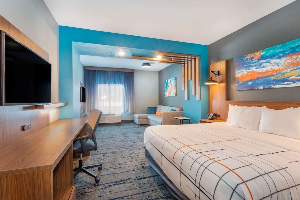 La Quinta Inn & Suites By Wyndham Limon 10/43