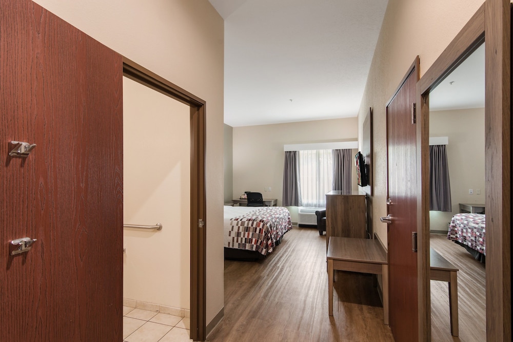 Red Roof Inn Panama City 18/43