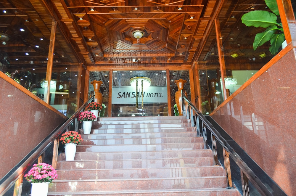 San San Hotel 16/66