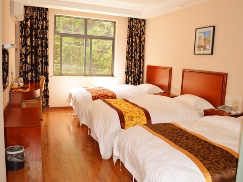 GREENTREE INN HUANGSHAN TANGKOU TOWN SCENIC SPOT SOUTH GATE TRANSFER CENTER HOTEL 18/43