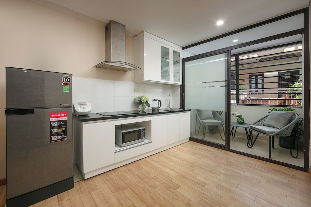 HB Serviced Apartment - 121B Quan Hoa 20/30