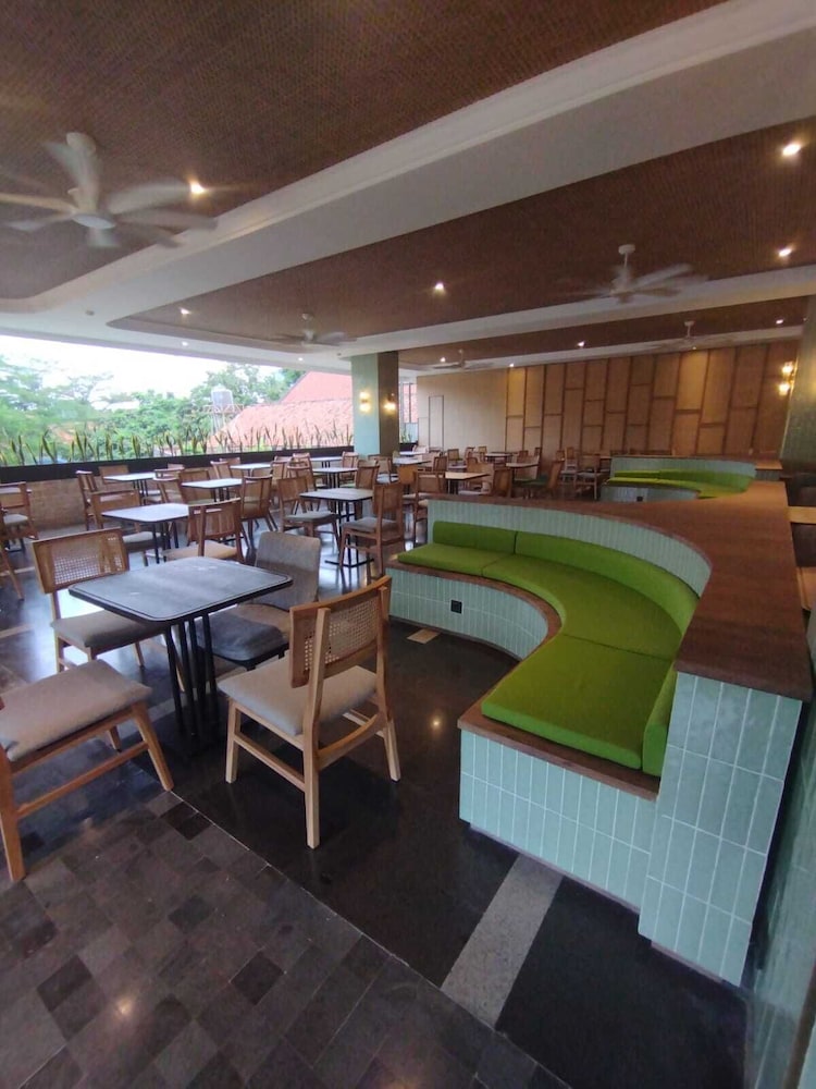 Hotel Gren Alia Jakarta 15/23