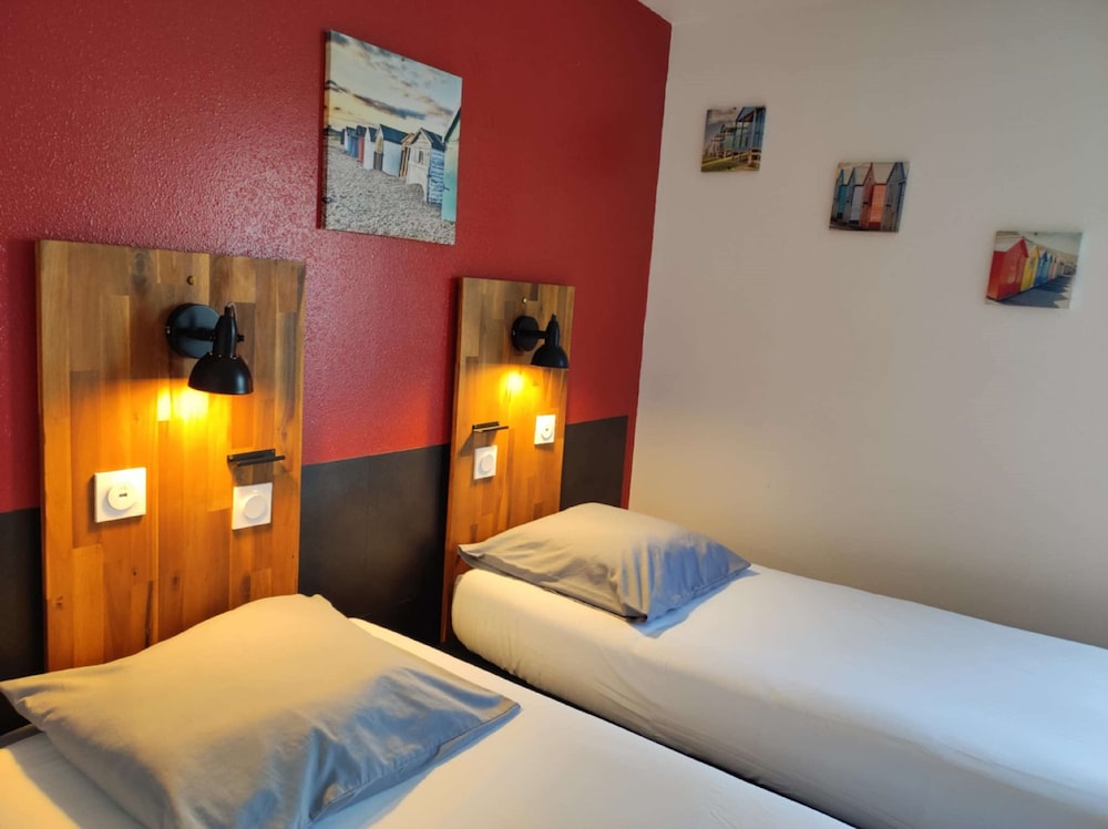 Standard, Twin Beds