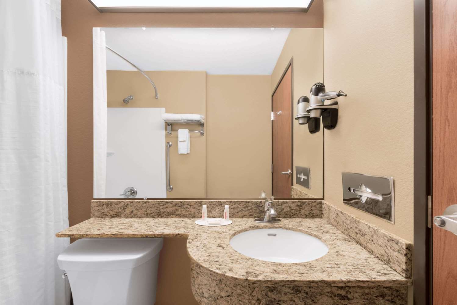 Microtel Inn Suites By Wyndham Midland 35/36