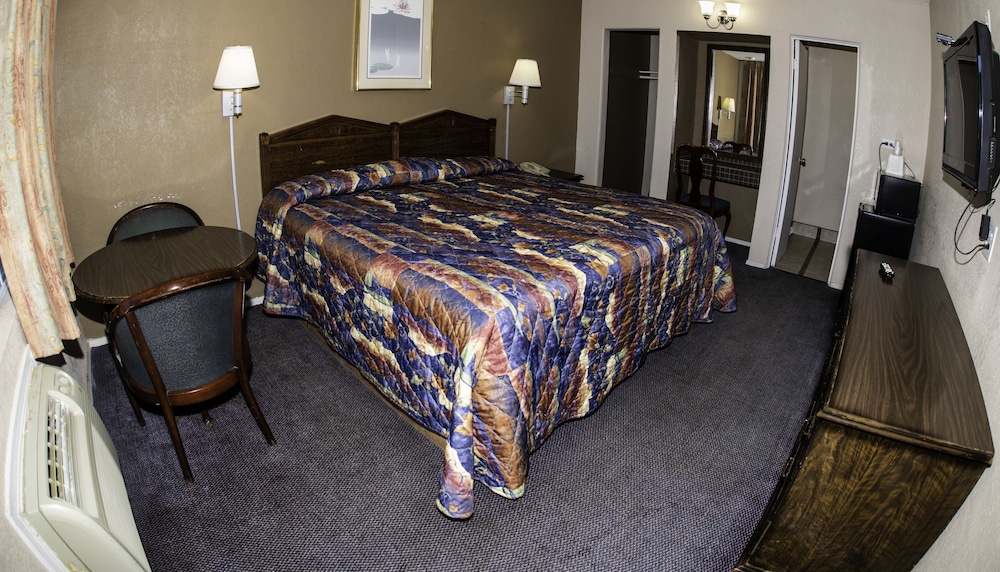 Budget Inn 22/38