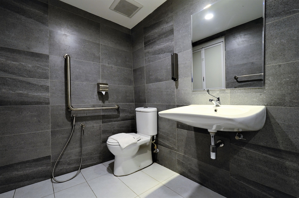 Artisan Eco Hotel 49/49