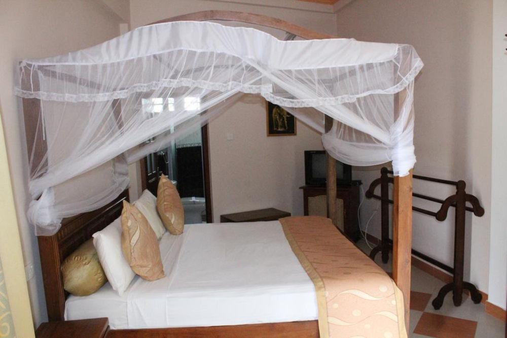 Hotel Bentota Village 10/24